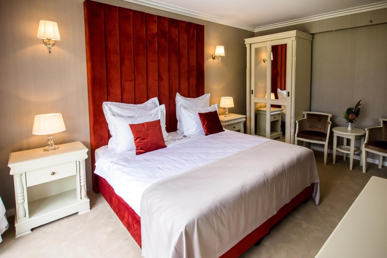 Hotel Carpat Inn أَزوغا المظهر الخارجي الصورة