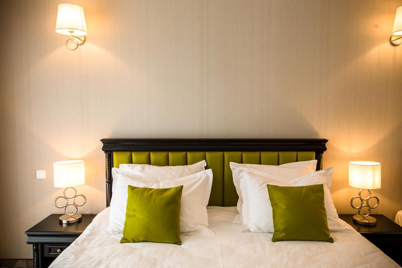 Hotel Carpat Inn أَزوغا المظهر الخارجي الصورة