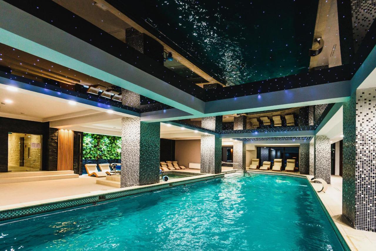 Hotel Carpat Inn أَزوغا المظهر الخارجي الصورة